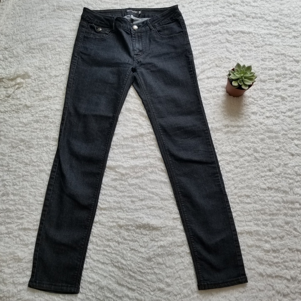 I & M skinny jeans dark wash jeggings